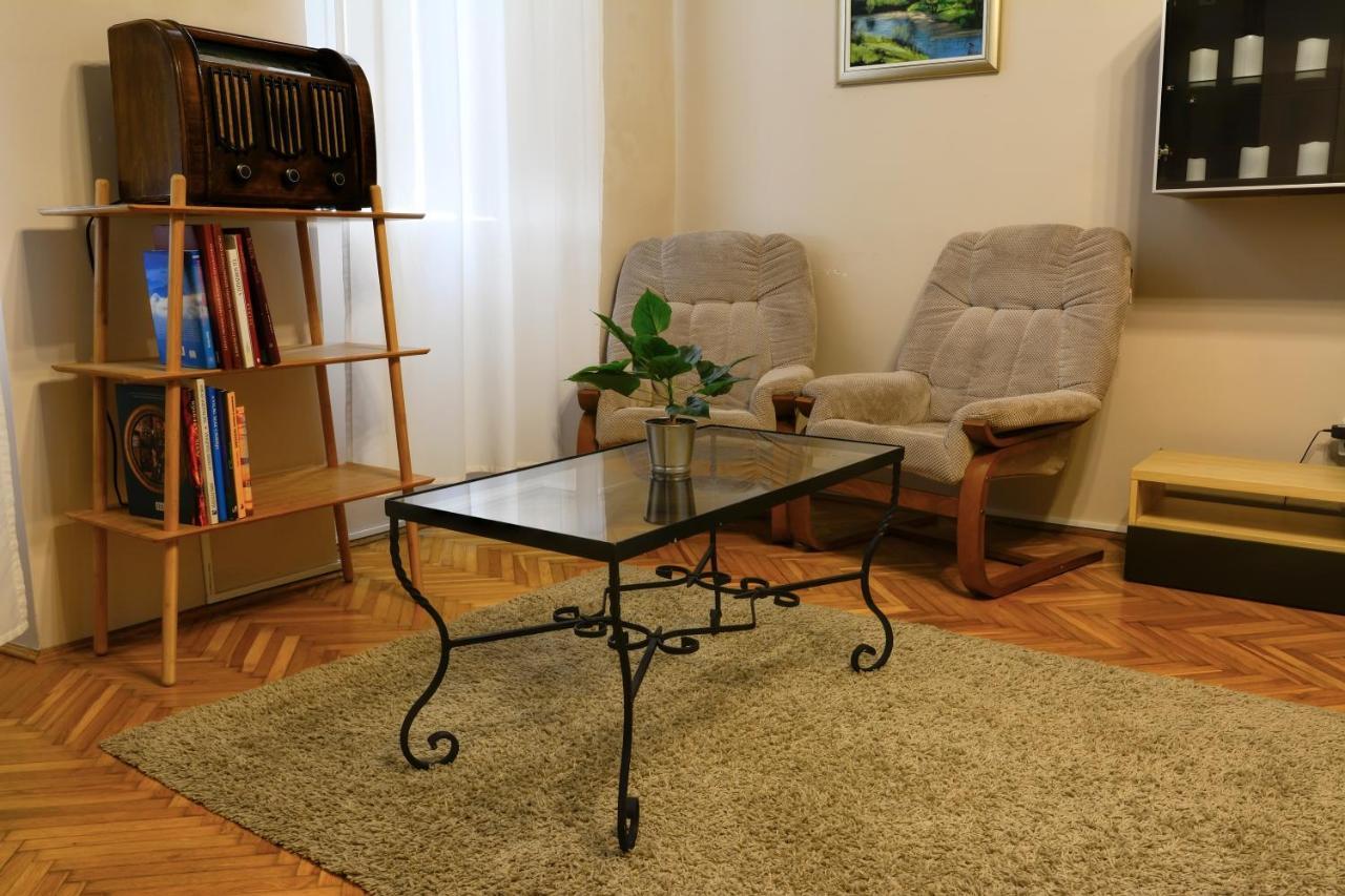 Demetrovics Udvarhaz Егер Екстериор снимка